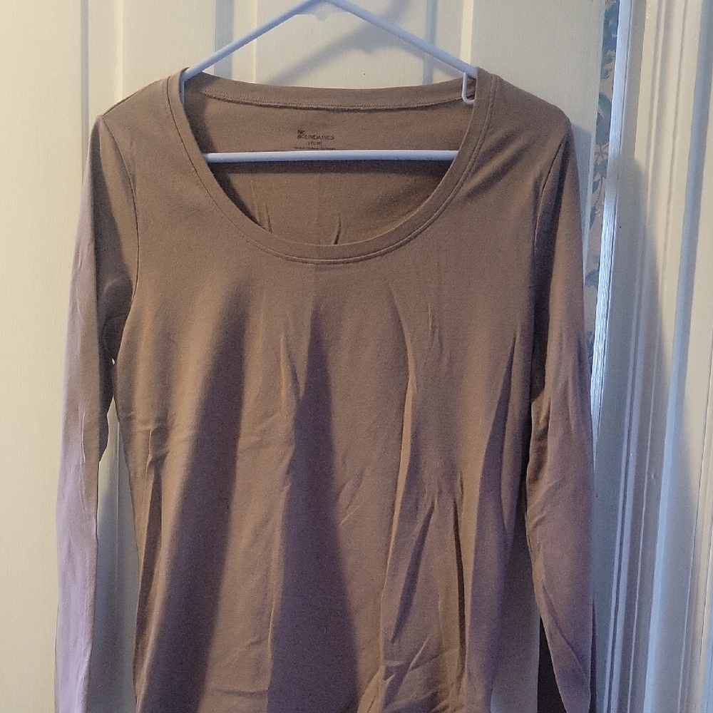 No Boundaries Women's Long Sleeve Top in Taupe